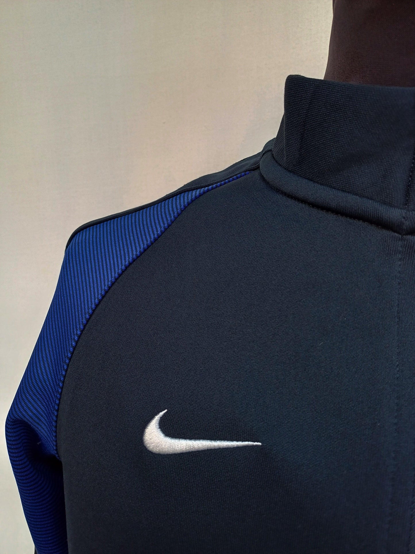 Paris Saint Germain PSG 2016/17 Nike Track Top Jacket Boys XL