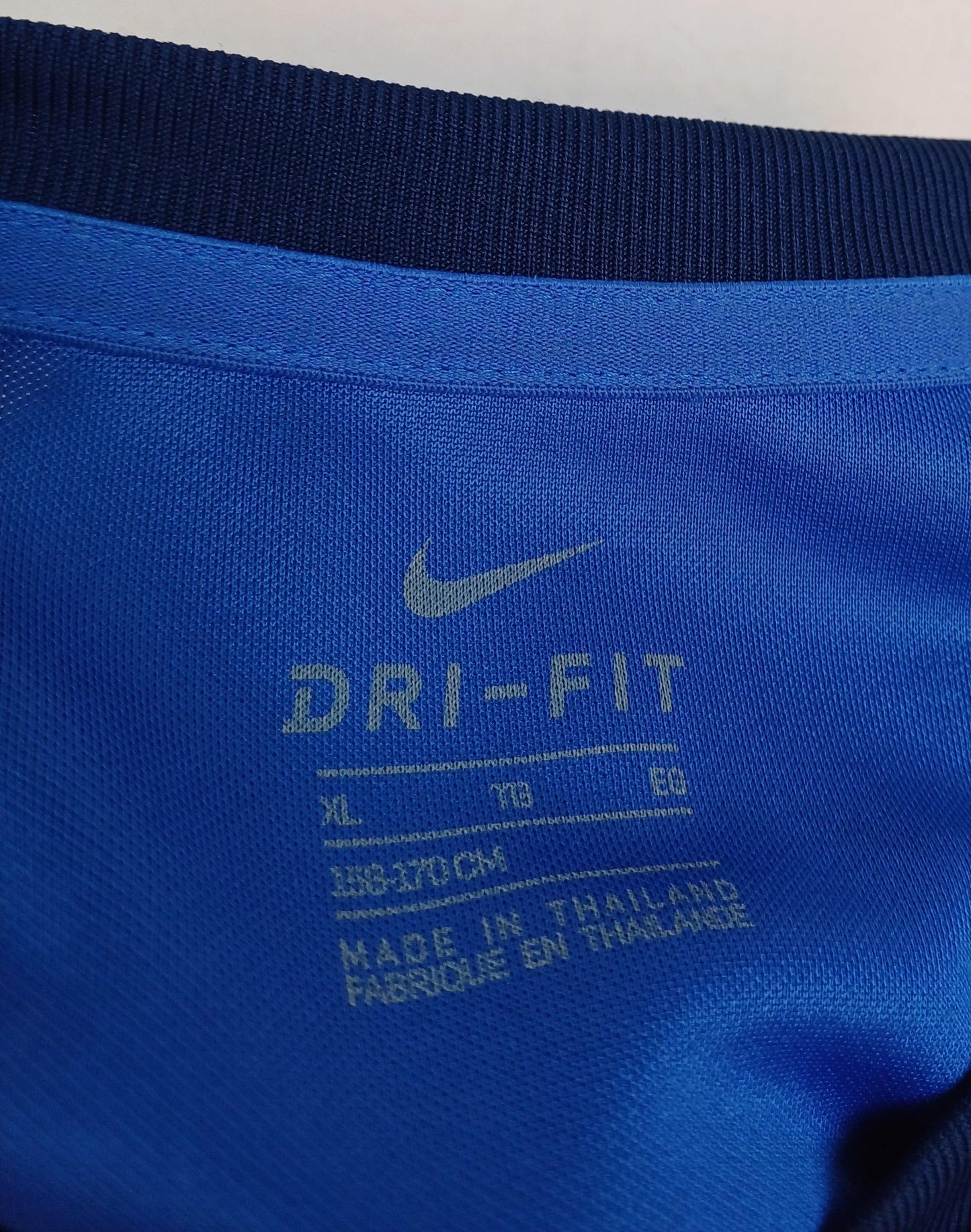 Paris Saint Germain 2019/20 Pre Match Nike Training Shirt Boys XL