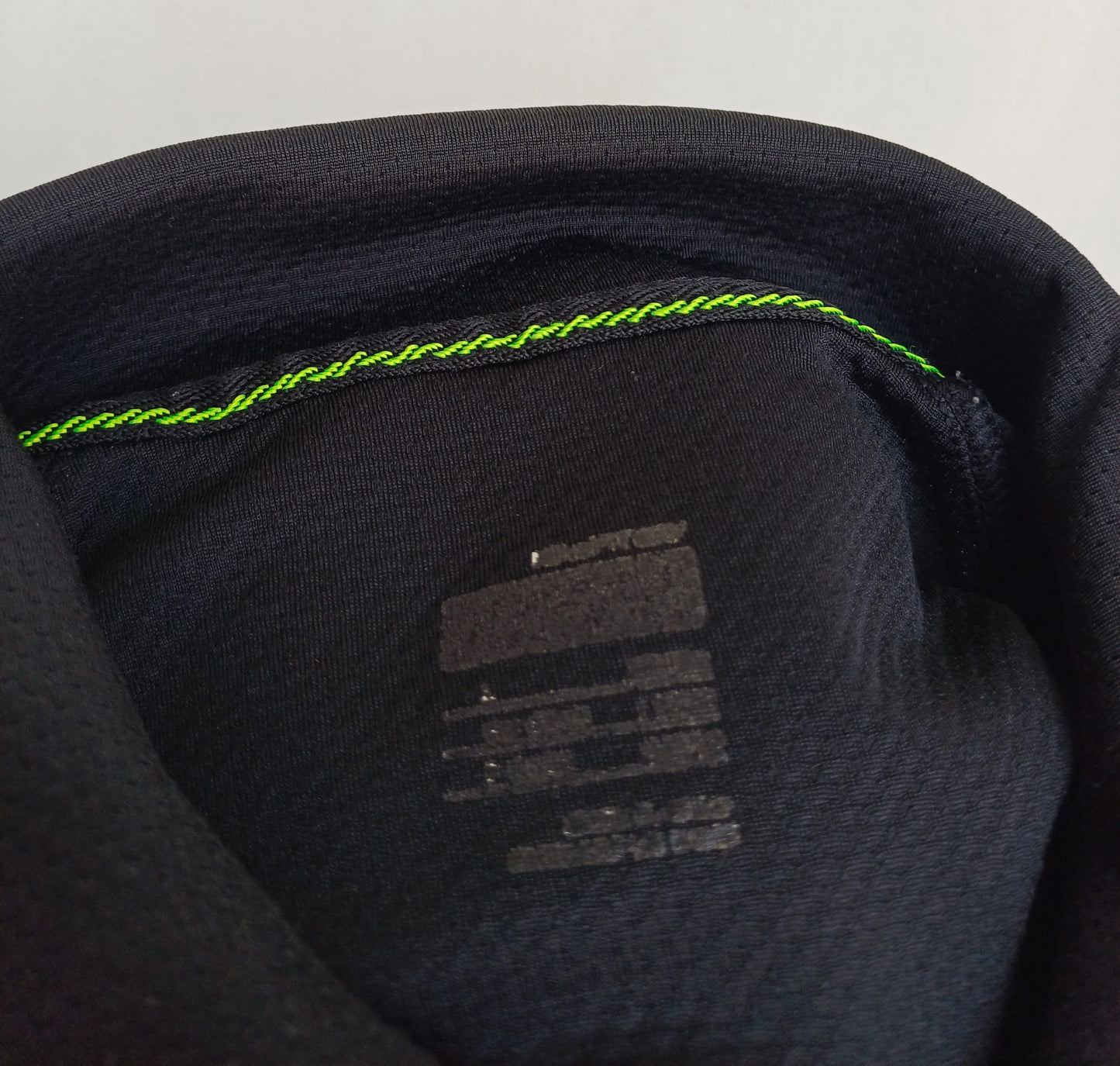 Nike Polo Button Shirt Mens M