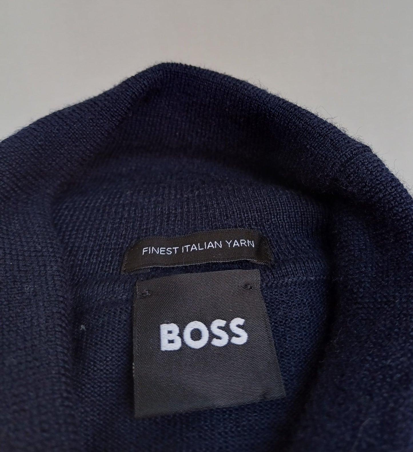 Hugo Boss 100% wool Turtle Neck Sweater Mens XL