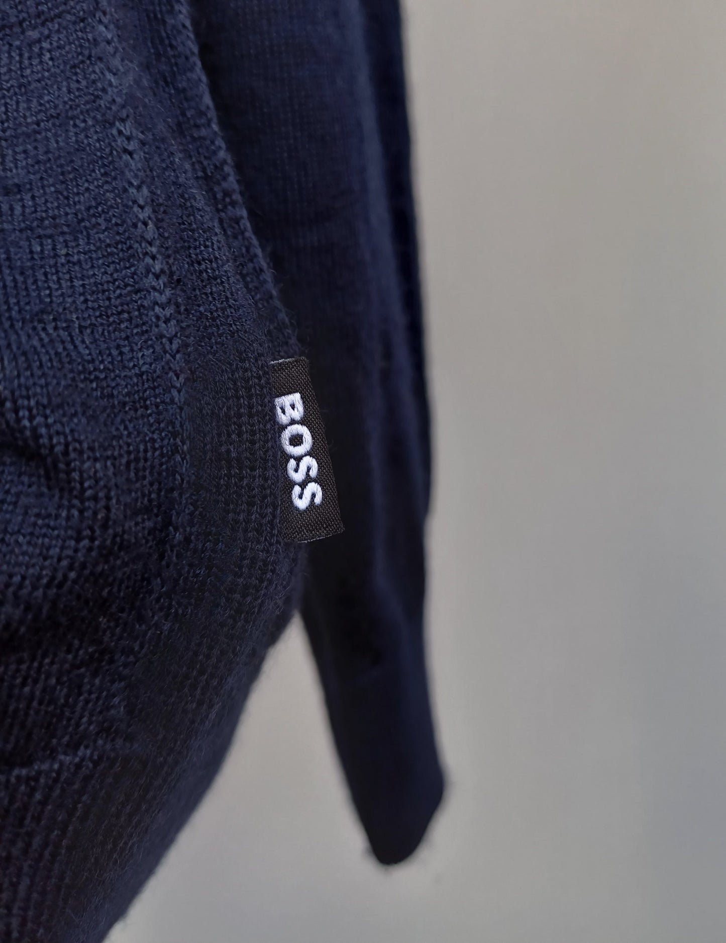 Hugo Boss 100% wool Turtle Neck Sweater Mens XL