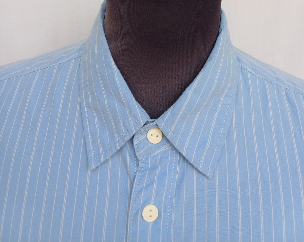 Levi's Standard Fit Cotton Button-Up Shirt Mens M