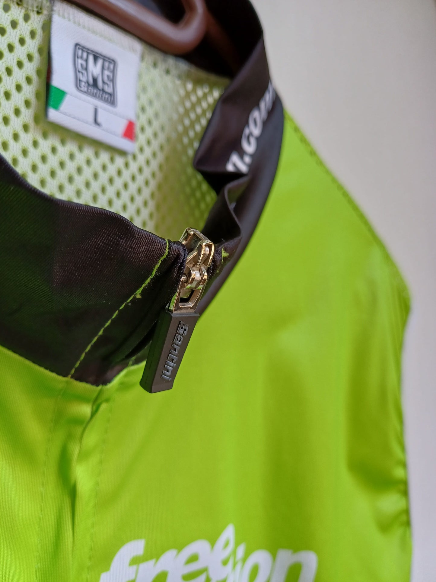 Free Motion Gran Canaria Team SMS Santini Full Zip Cycling Vest Gilet Mens L