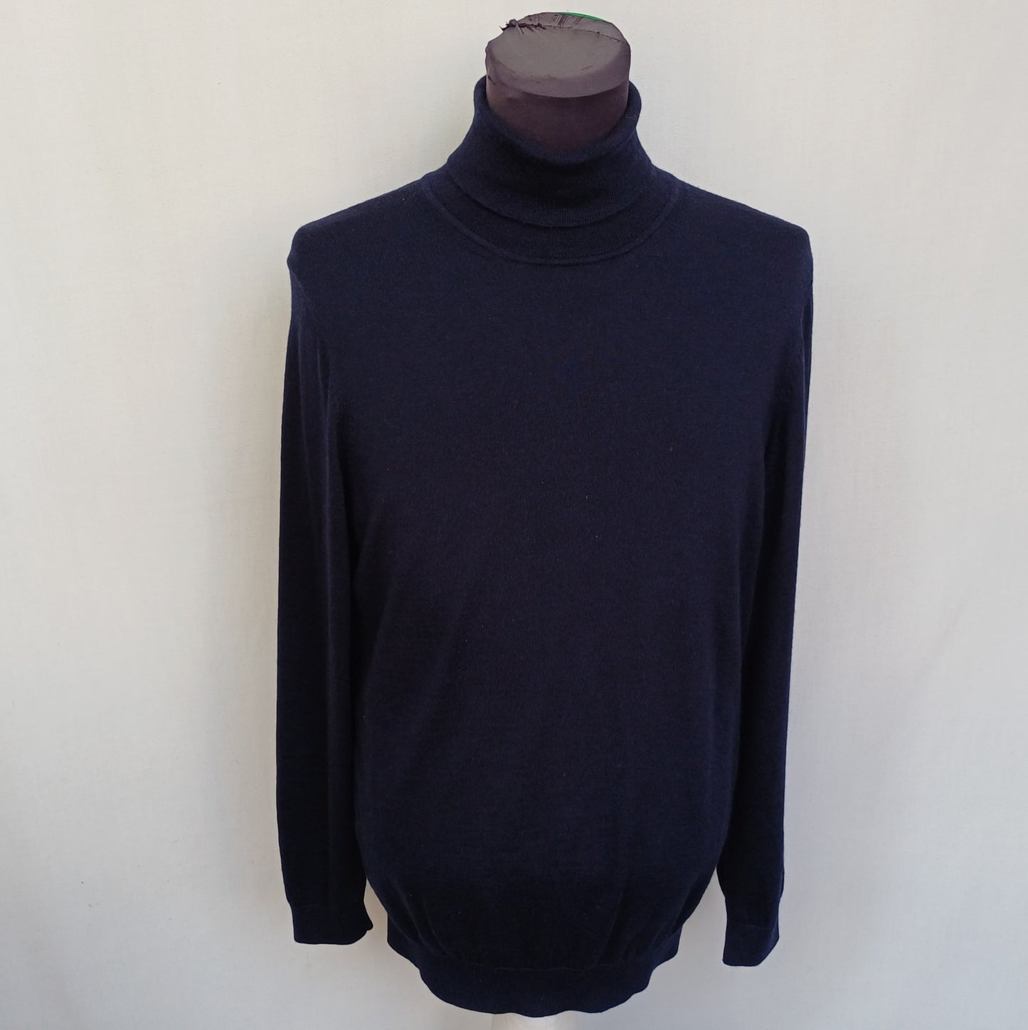 Hugo Boss 100% wool Turtle Neck Sweater Mens XL
