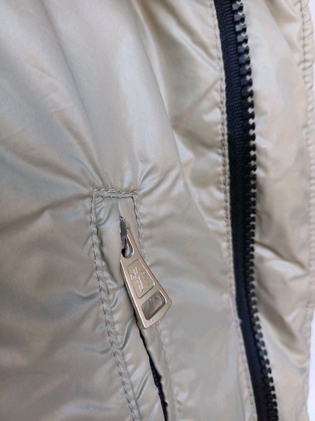 Moncler Bulgarie Real Fur Ski Zip/Button Quilted Puffer Down Jacket Size 2/Mens M