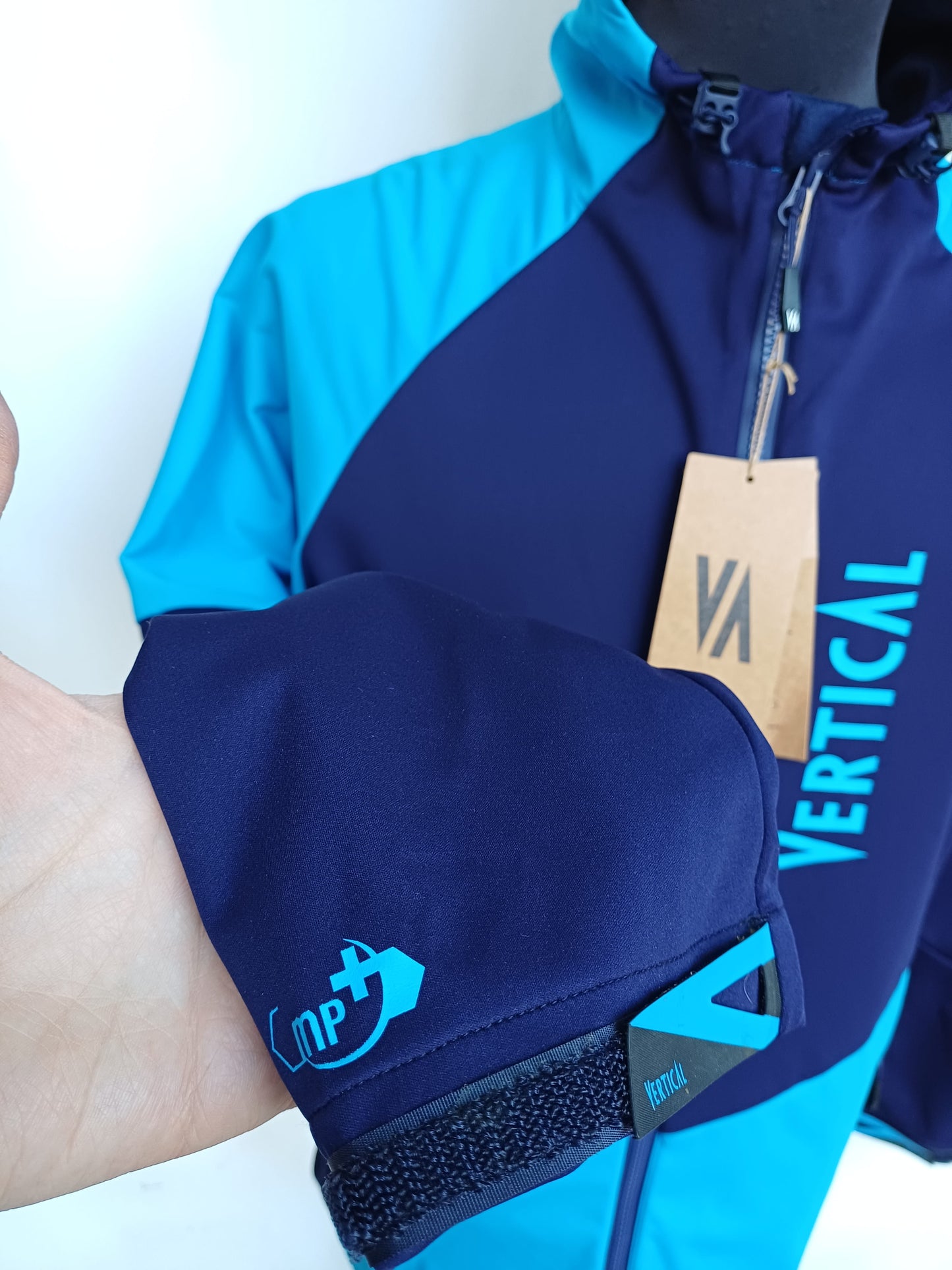 New With Tags Vertical MP+ Full Zip Softshell Jacket Mens L