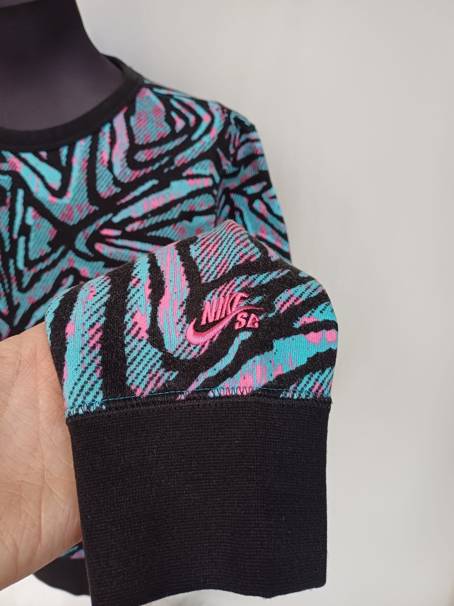 Nike SB Skateboard Crew Neck Sweatshirt Pullover Mens S