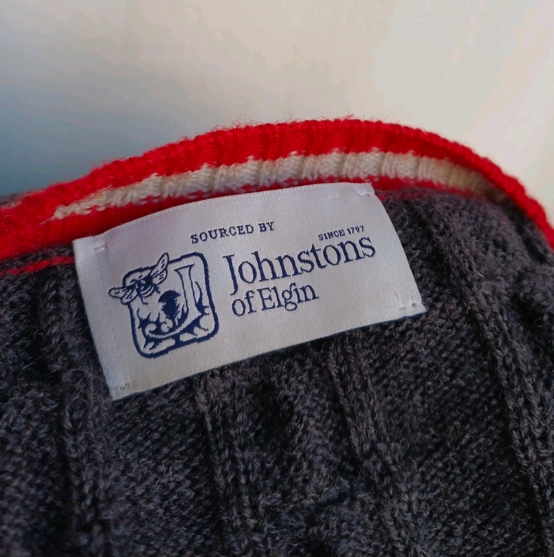 Johnstons of Elgin Merino Wool V-Neck Cable Knit Pullover Sweater Mens S