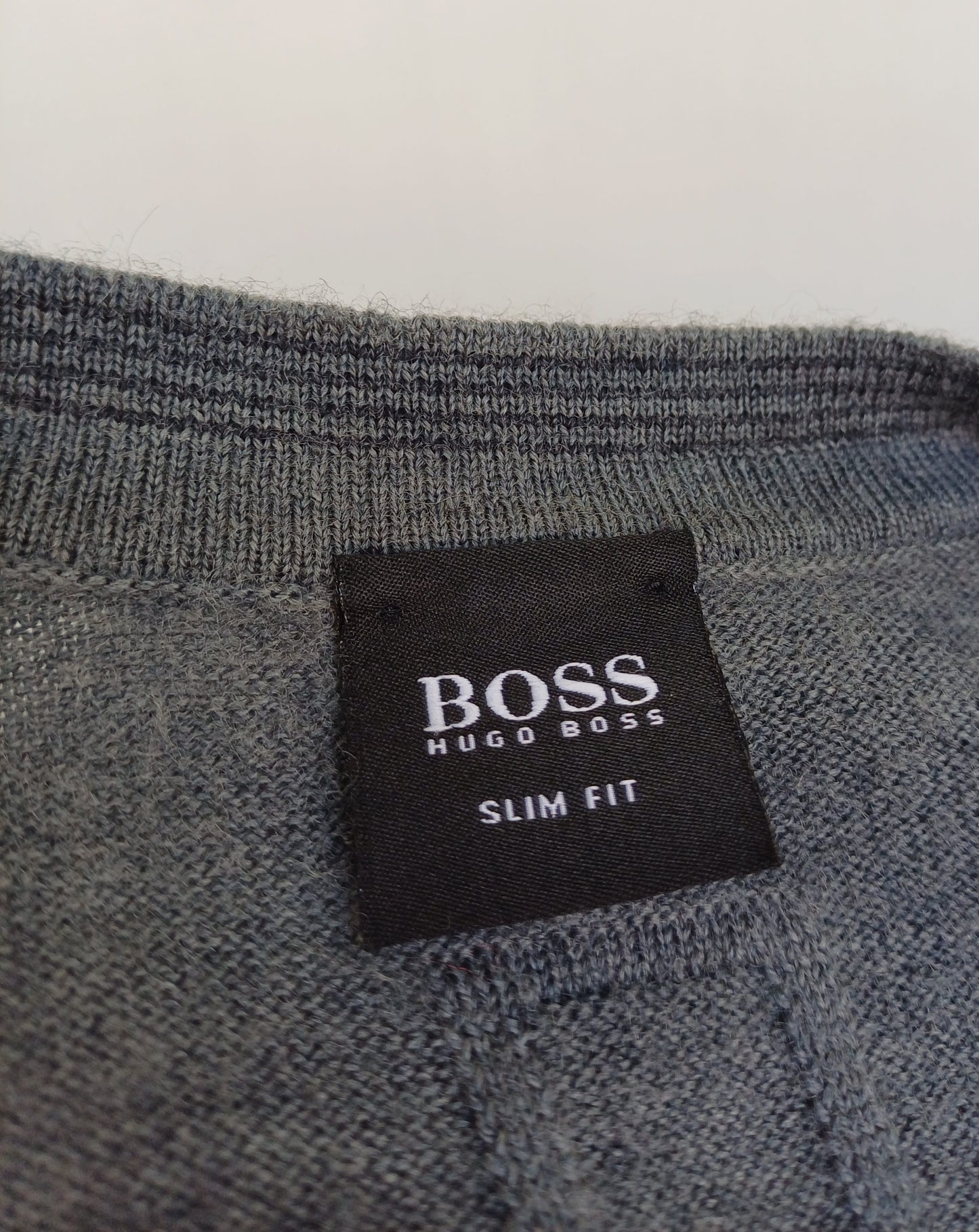 Hugo Boss Slim Fit 100% Wool Button Cardigan Sweater Size Men M
