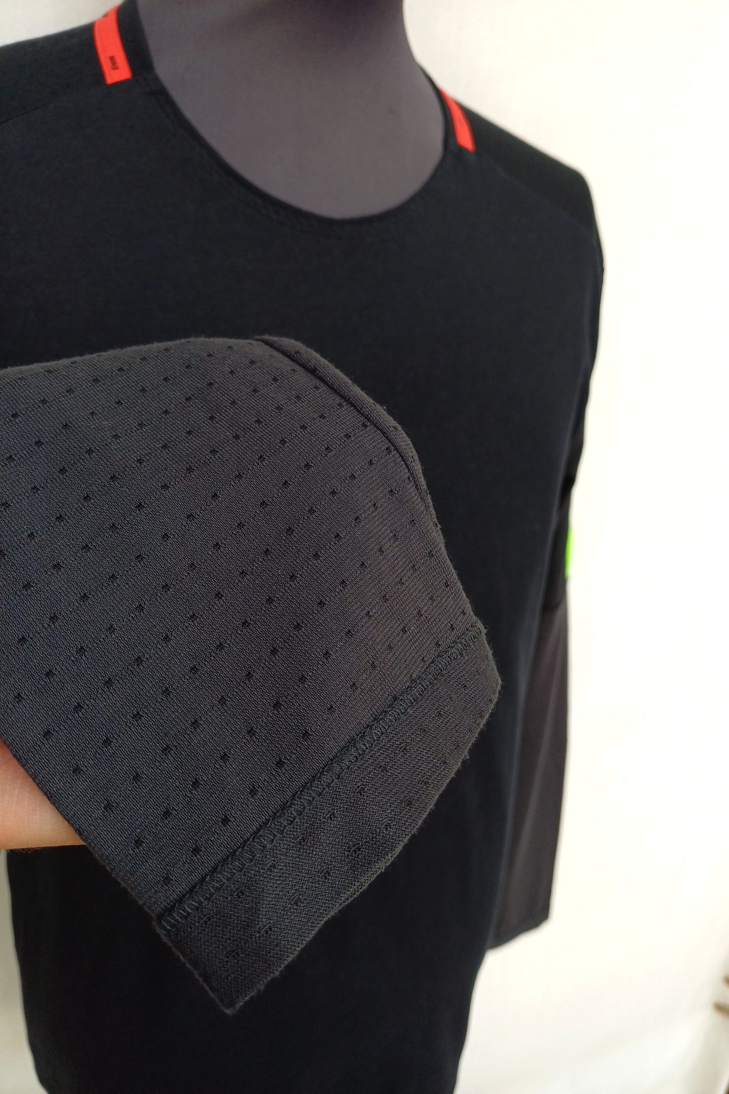 Nike Wild Run Dri-Fit Running Shirt Mens S