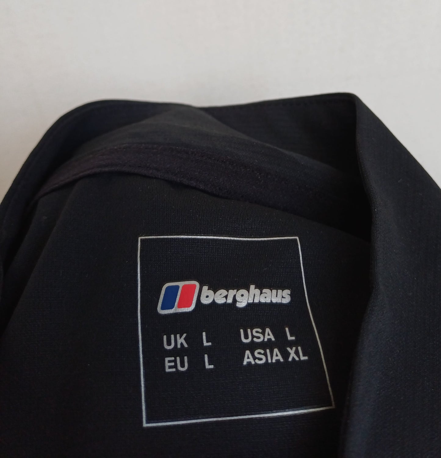 New Without Tags Berghaus Half Zip Baselayer Mens L