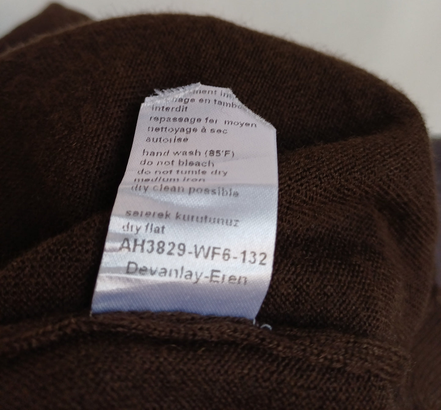 LaCoste Wool/Acrylic V-Neck Pullover Sweater Size 4/Mens Medium