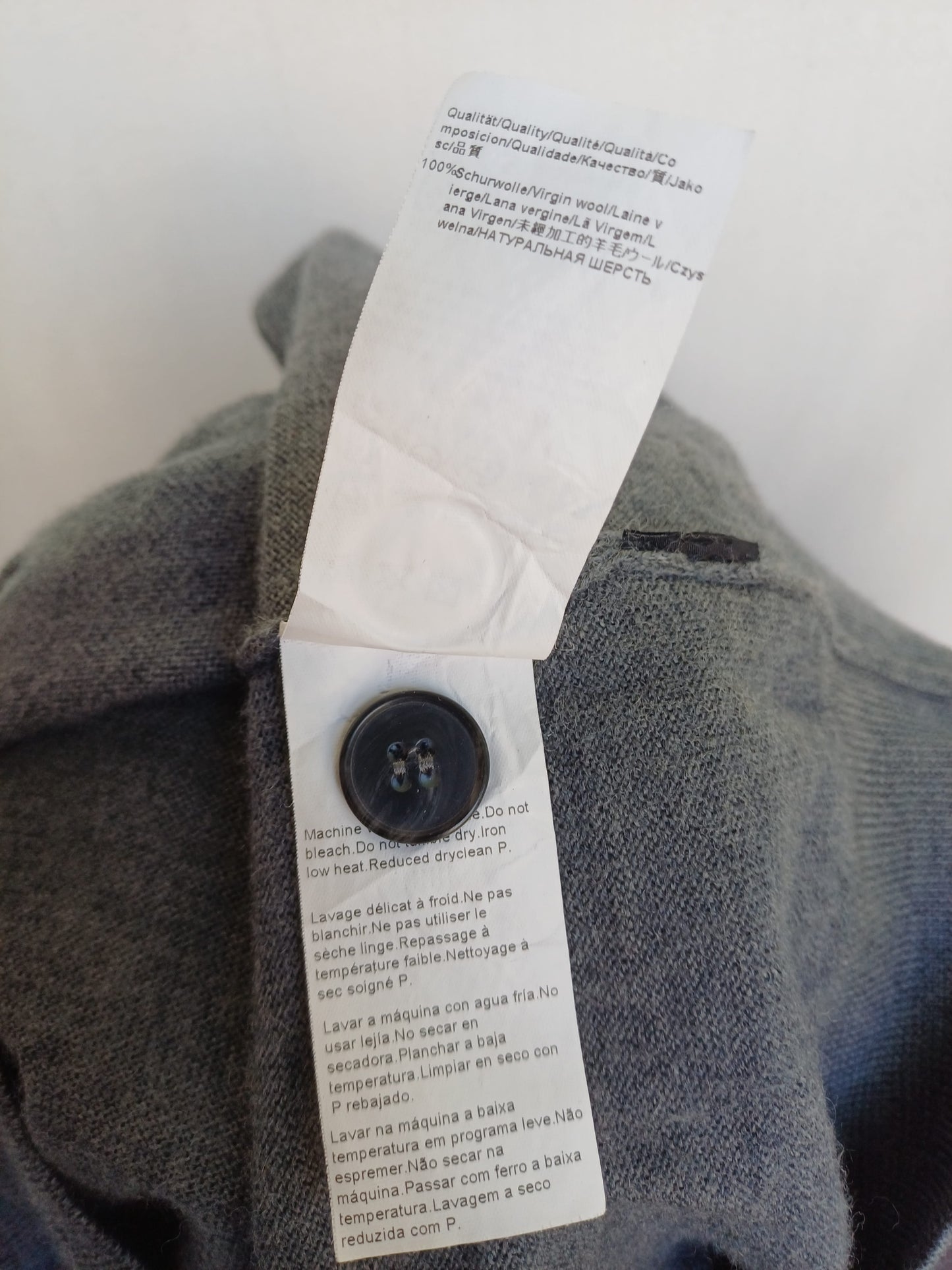Hugo Boss Slim Fit 100% Wool Button Cardigan Sweater Size Men M