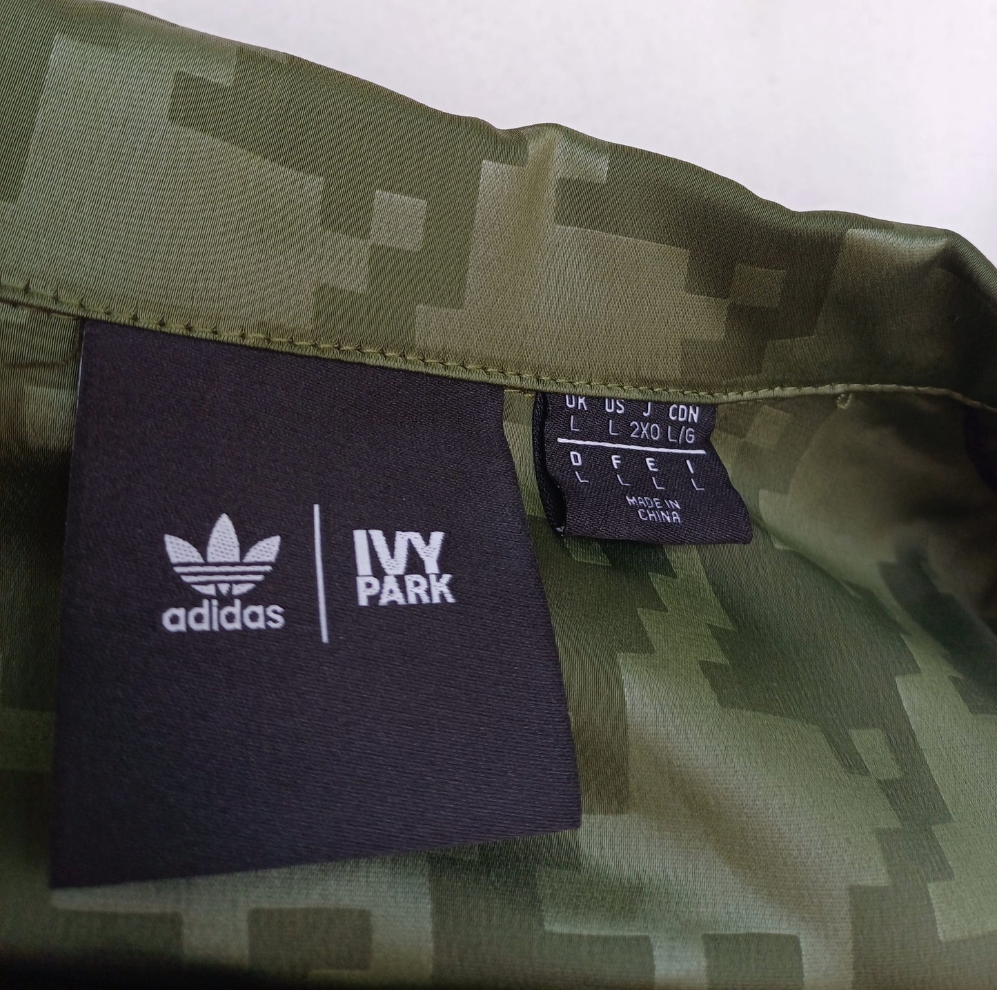 New Without Tags Adidas X Ivy Park Satin Button Shirt Mens L
