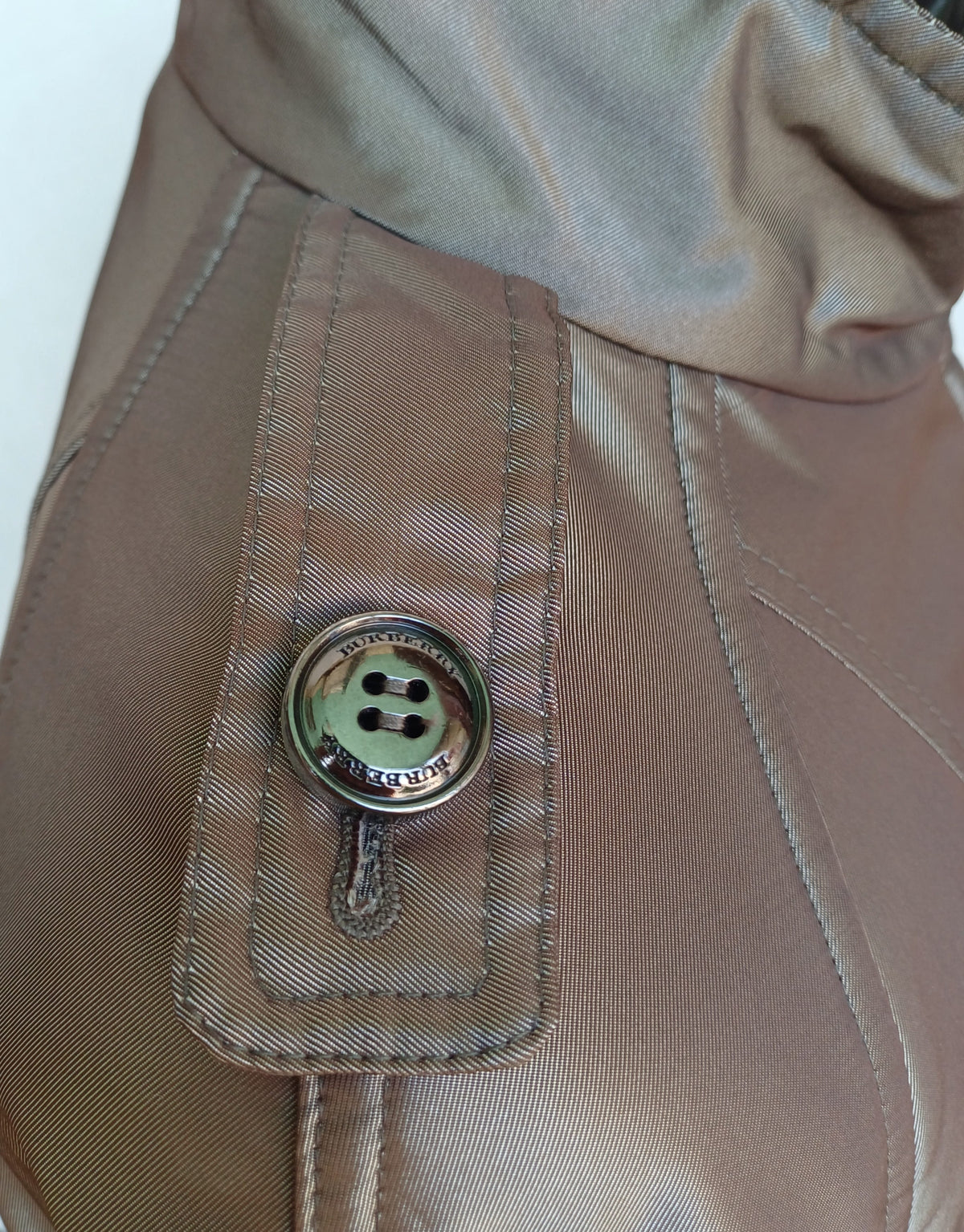 New Without Tags Burberry London Womens 3/4 Sleeve Shiny Jacket Size 44/Large