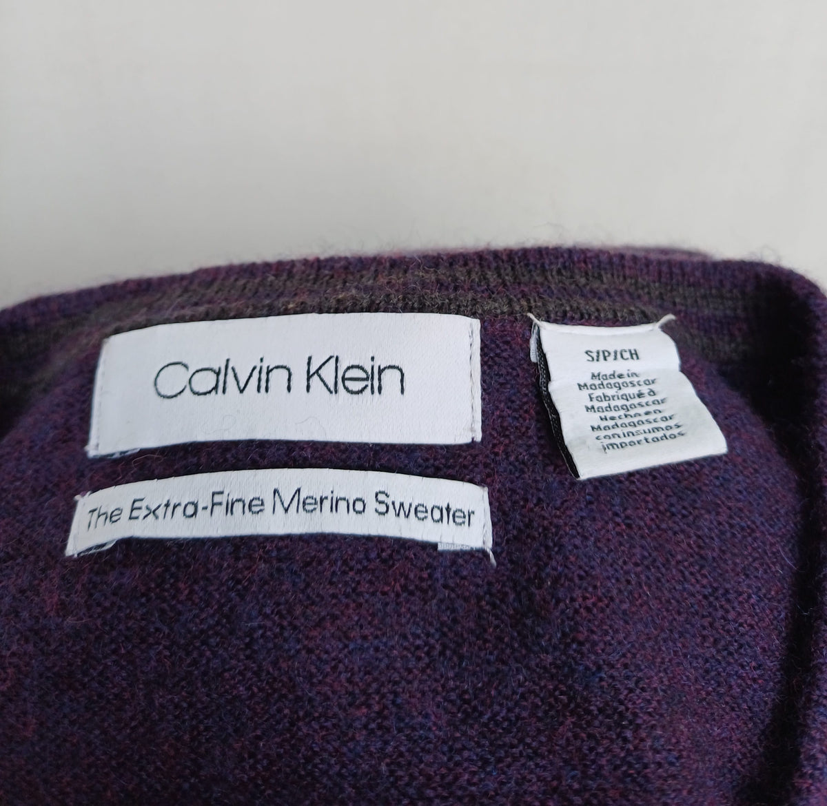 Calvin Klein V-Neck Merino wool Pullover Sweater Mens S