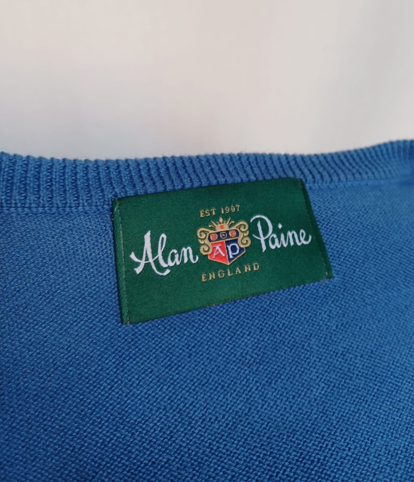 Alan Paine Pure Cotton V-Neck Sweater 50/Mens M