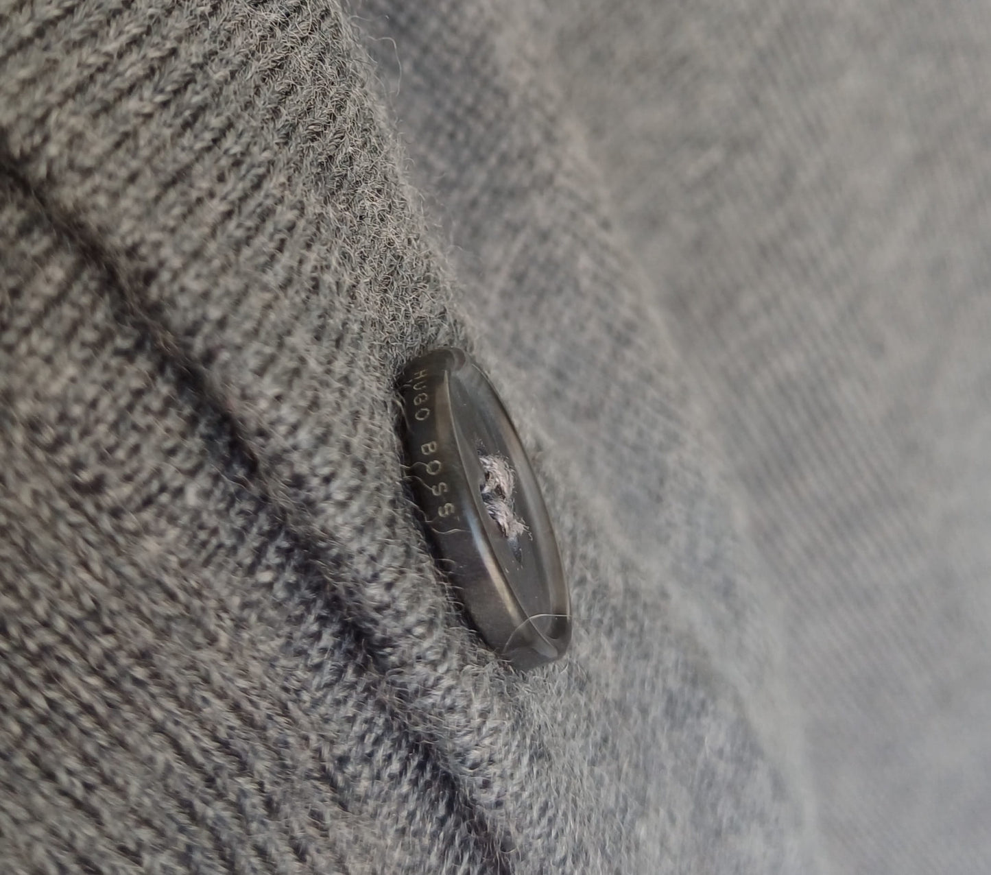 Hugo Boss Slim Fit 100% Wool Button Cardigan Sweater Size Men M