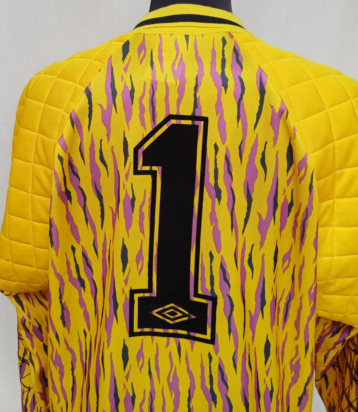 Vintage Umbro 1991/93 #1 Goalkeeper Template Shirt Mens L