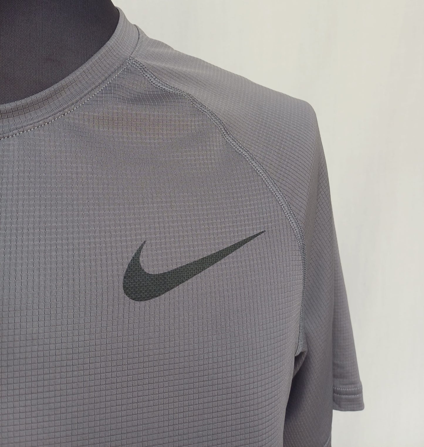 Nike Pro Breathe Dri-Fit Training T-Shirt Mens M