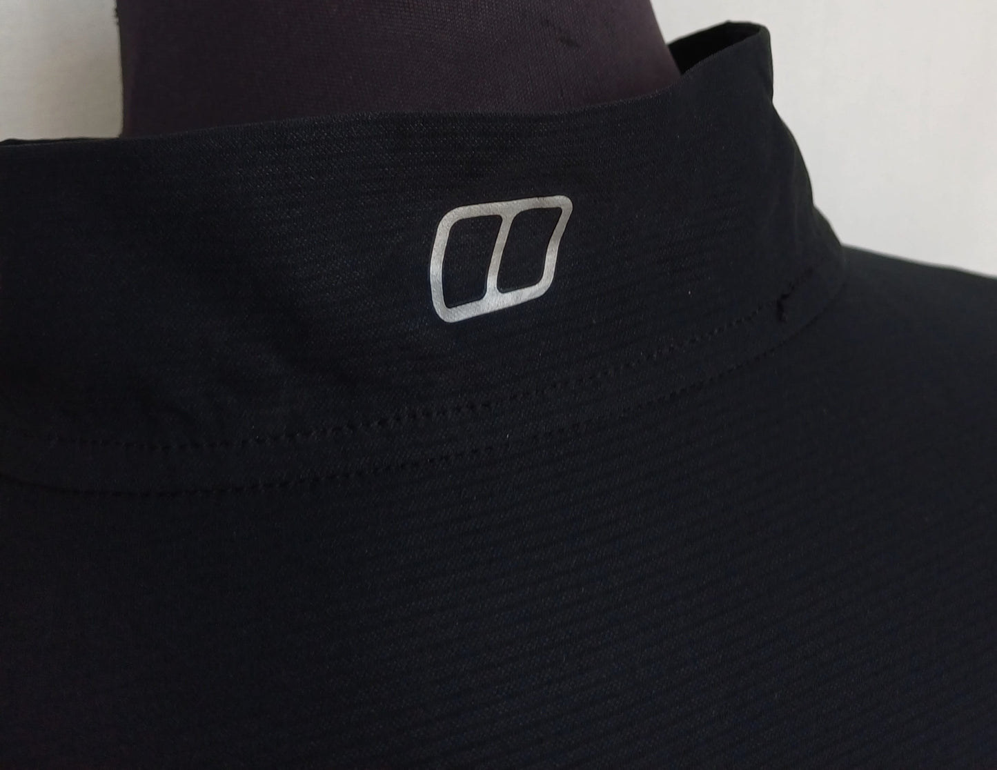 New Without Tags Berghaus Half Zip Baselayer Mens L