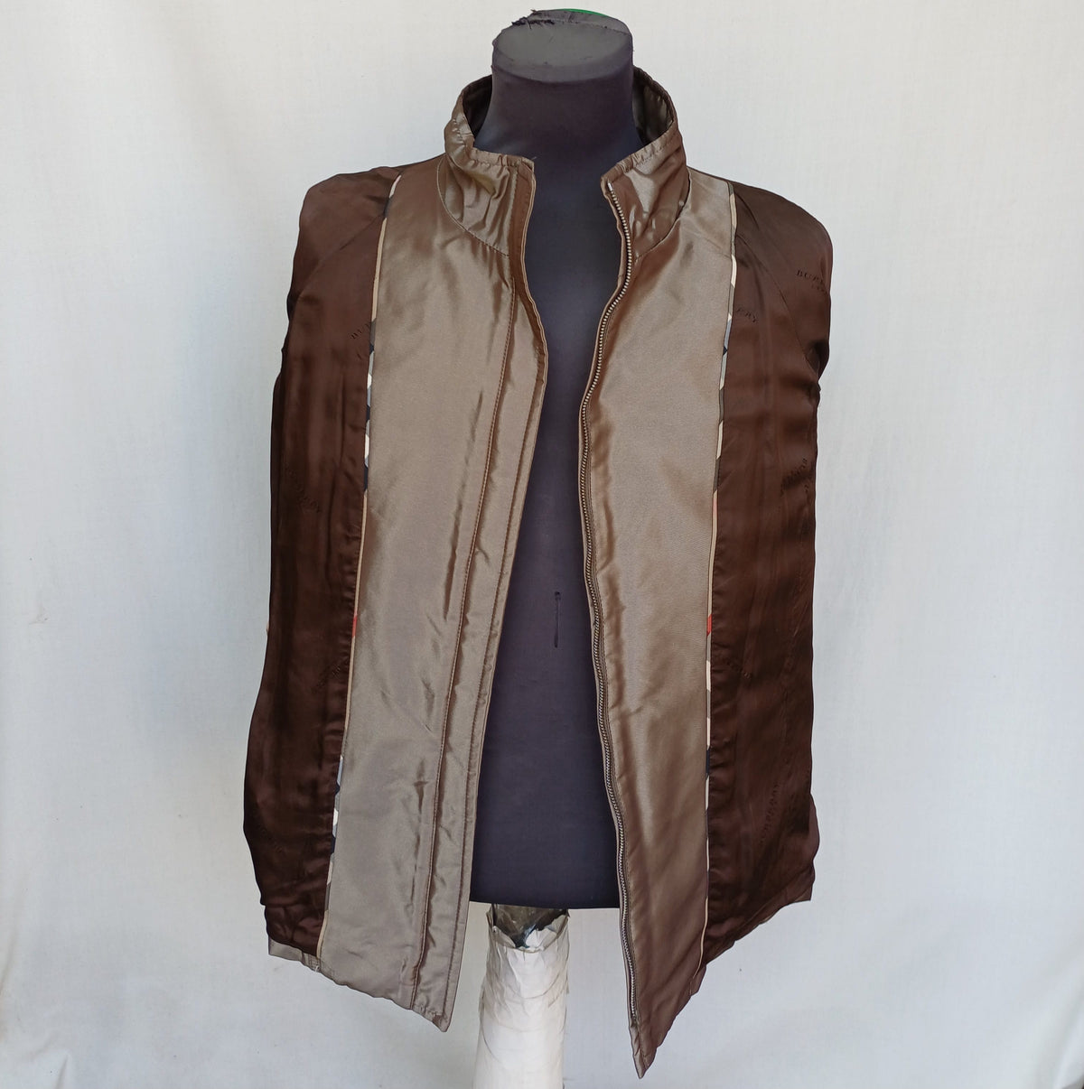 New Without Tags Burberry London Womens 3/4 Sleeve Shiny Jacket Size 44/Large