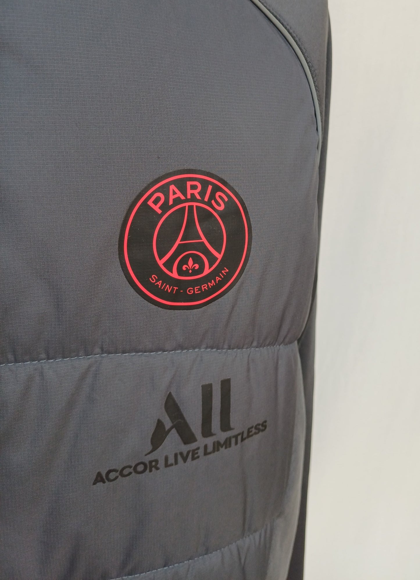 Paris Saint Germain 2021/22 Nike Therma-FIT Winter Warrior Strike Drill Top Mens L